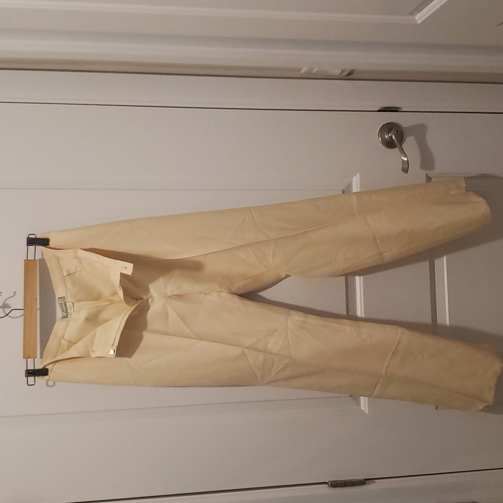 Tommy Bahama 100%silk, wide legs pants, perfect condition, color light yellow,